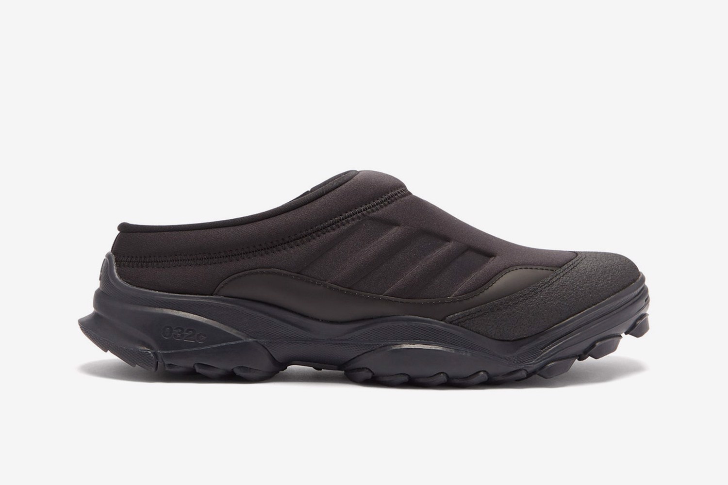 Hinh anh 12: 14 doi sneakers mau den phu hop cho moi hoan canh