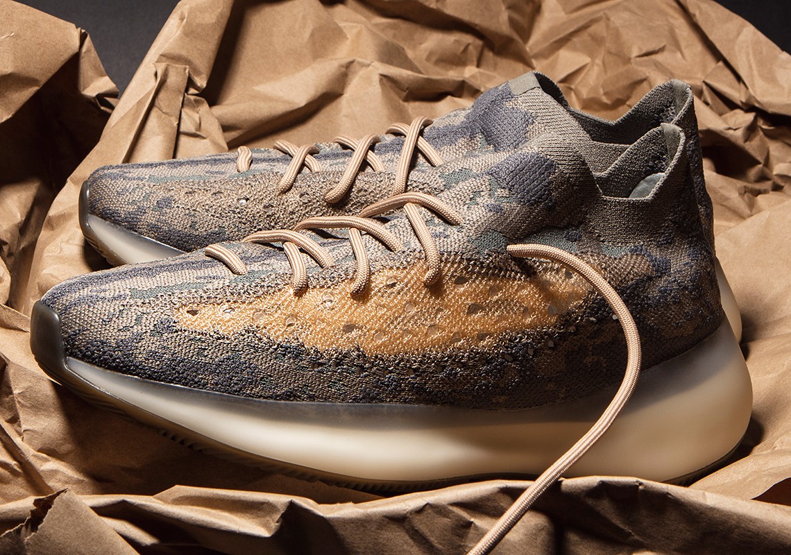 Hinh anh 1: Huong dan cach phan biet Yeezy Boost 380 "Mist" Real va Fake