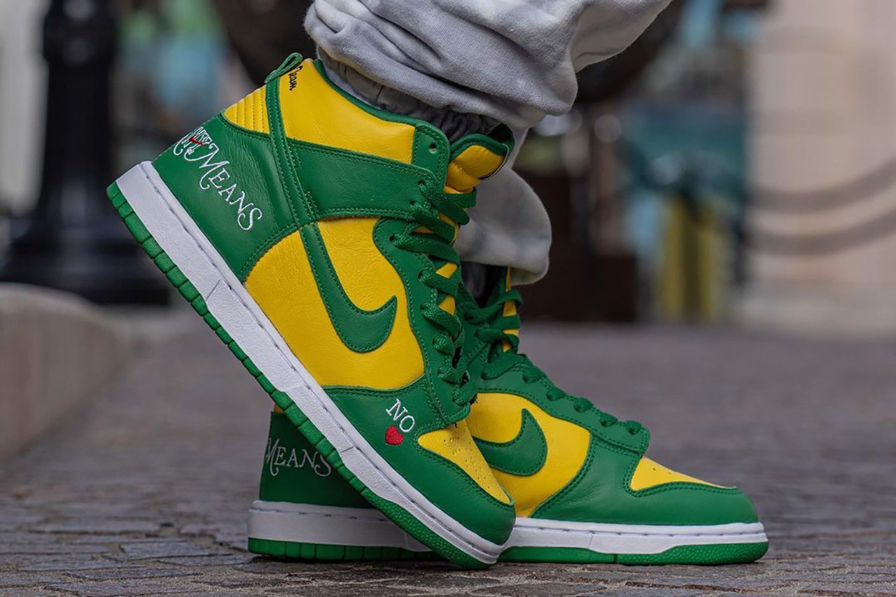Hinh anh 2: Hinh anh On-Feet cua doi Supreme x Nike "By Any Means" mang phoi mau "Brazil"