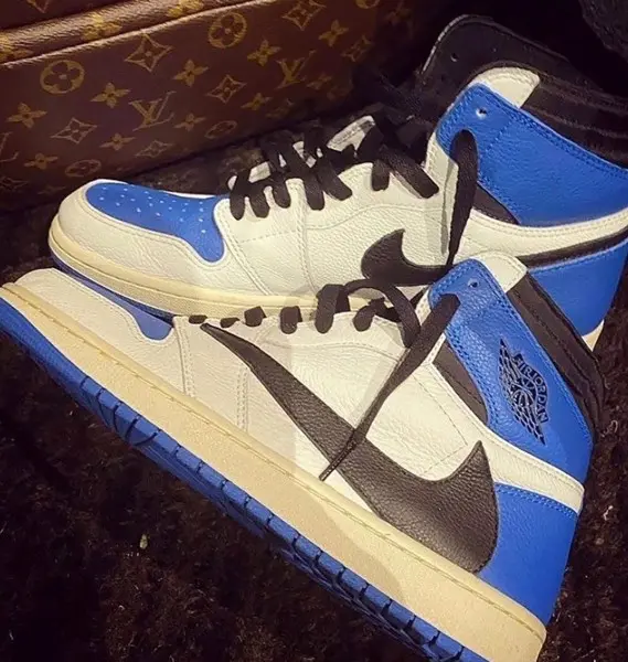 Phong cach Travis Scott pha tron voi Hiroshi Fujiwara trong phien ban Air Jordan 1 Travis Scott x Fragment