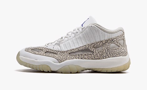 Air Jordan 11 Retro IE Low Phối màu: White/Cobalt-Zen Grey Code: 306008-142 Ngày ra mắt: 24/05/2003 Giá bán lẻ: 115 USD