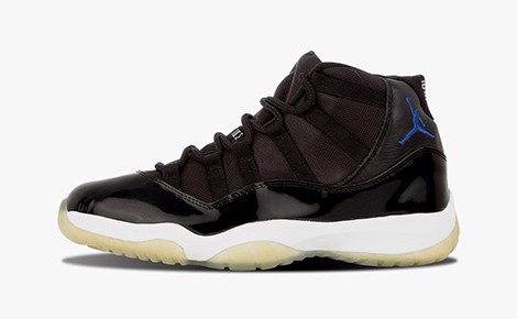 Air Jordan 11 Retro “Space Jam” Phối màu: Black/Varsity Royal-White Code: 136046-041 Ngày ra mắt: 13/12/2000 Giá bán lẻ: 125 USD