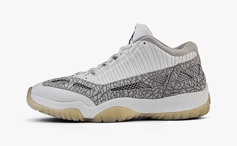Air Jordan XI Low IE Phối màu: White/Light Grey-Cobalt Code: 130270-101 Ngày ra mắt: năm 1996 Giá bán lẻ: 115 USD