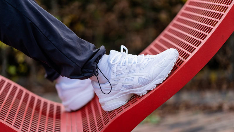 Nhung mau giay the thao nay dang dua ASICS di dung huong