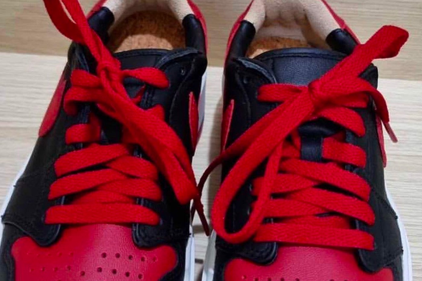 nhung-hinh-anh-dau-tien-ve-phien-ban-air-jordan-1-lv8d-elavated-bred