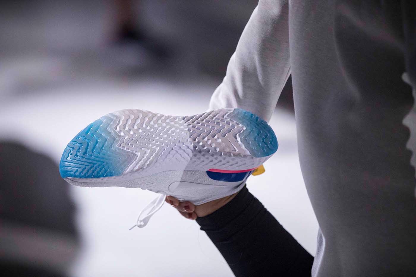 cuoc-chien-cong-nghe-va-chat-lieu-giua-nike-react-voi-adidas-boost-da-dien-ra-nhu-the-nao