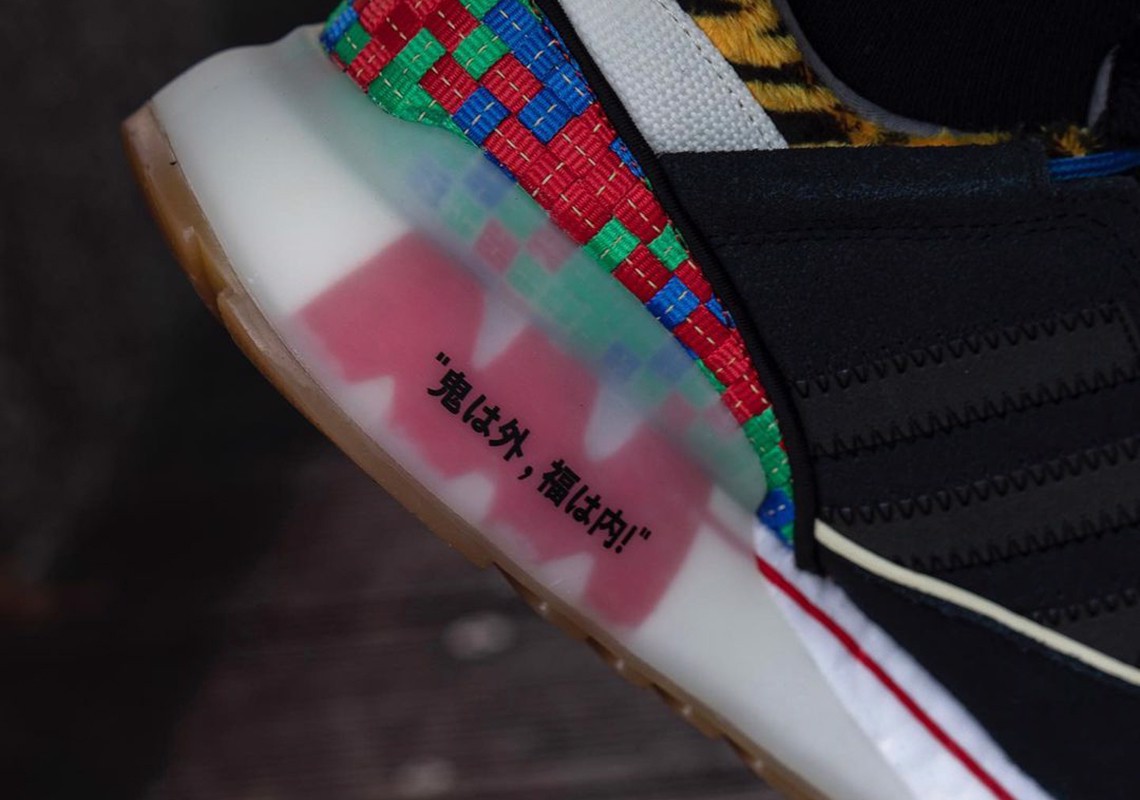 tan-huong-le-hoi-truyen-thong-nhat-ban-day-mau-sac-thong-qua-su-ket-hop-atmos-x-adidas-zx-capule