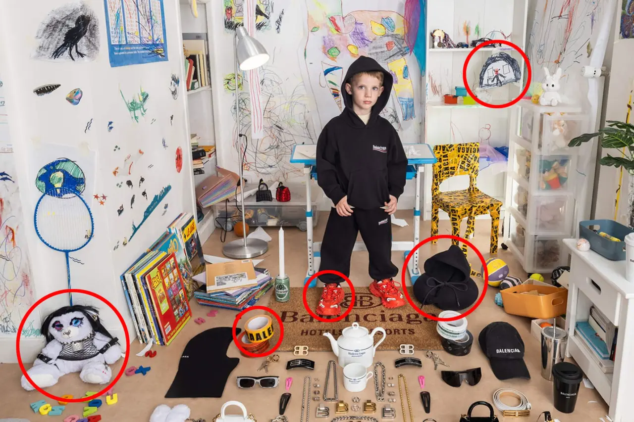 Sau vu lum xum ve hinh anh, dau la loi xin loi tu Balenciaga va Demna?