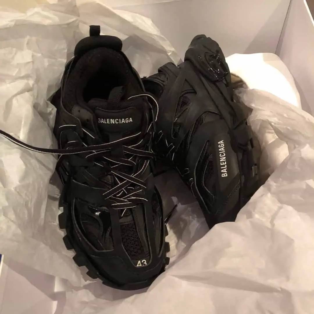 Legitcheck: Cach phan biet Balenciaga Track Real va Fake