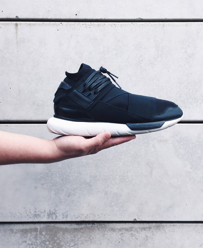 gap-go-va-tro-chuyen-cung-nha-suu-tap-giay-the-thao-carl-kho