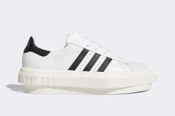 Beyonce x adidas: Ra mat mau giay mui nhon an tuong
