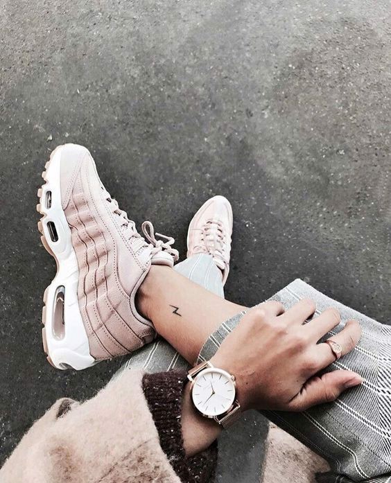 Tích hợp 2in1, khoe kèm phụ kiện như vòng tay, đồng hồ…