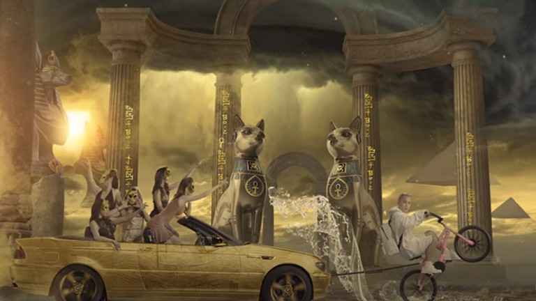 “BIGCITYBOI” – XUÂN TÓC ĐỎ TRÀO PHÚNG THỜI 4.0 CỦA VŨ TRỌNG PHỤNG.