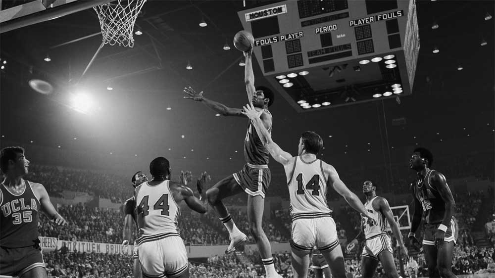 lich-su-nen-cong-nghiep-giay-bong-ro-qua-tung-thoi-ky