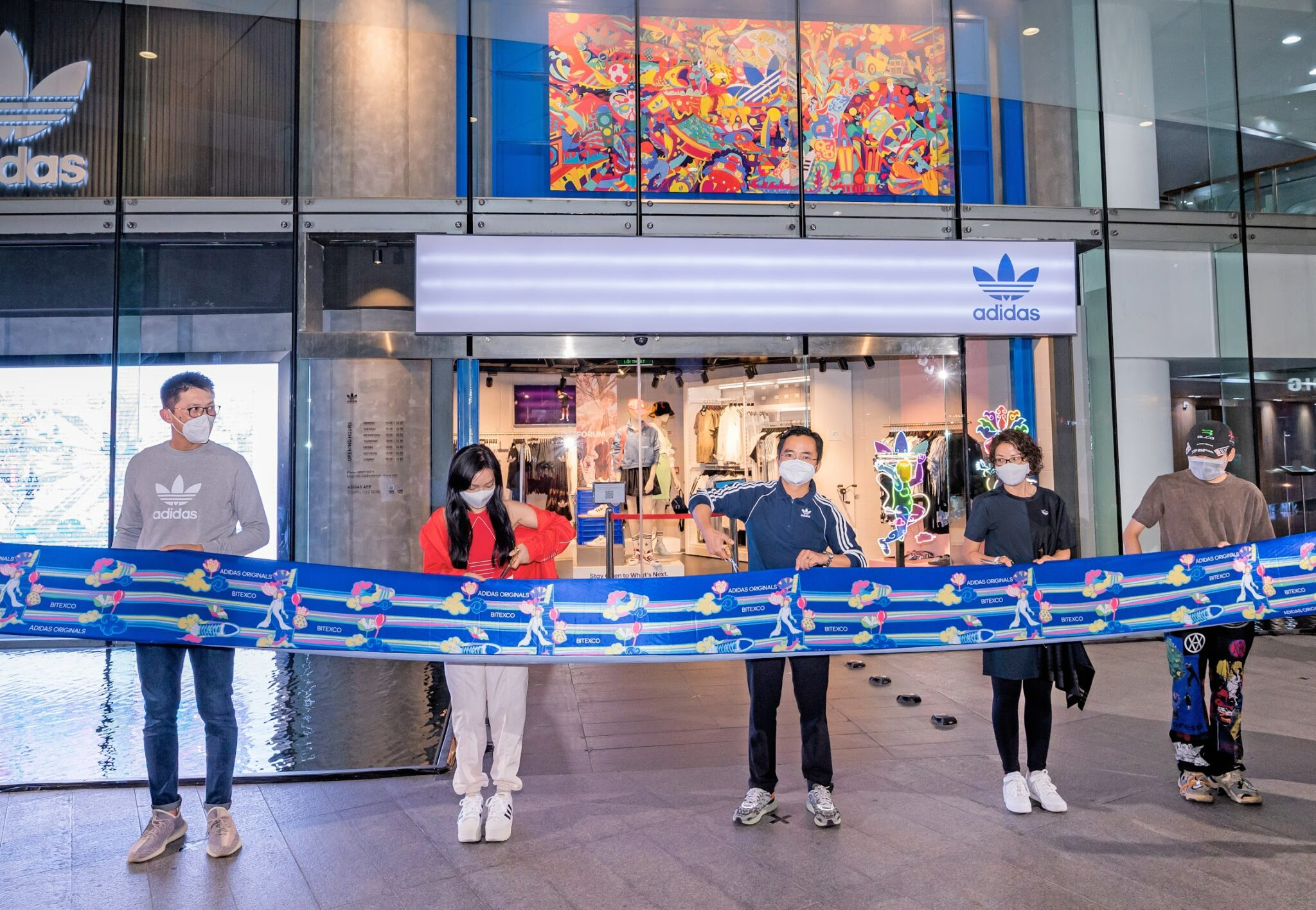 Nghe si sang tao tre bat tay cung voi adidas dua van hoa Viet Nam len mot tam cao moi