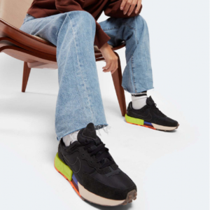 Alternative view of Giày Nike Wmns Fontanka Waffle 'Black Volt' DC3579-001