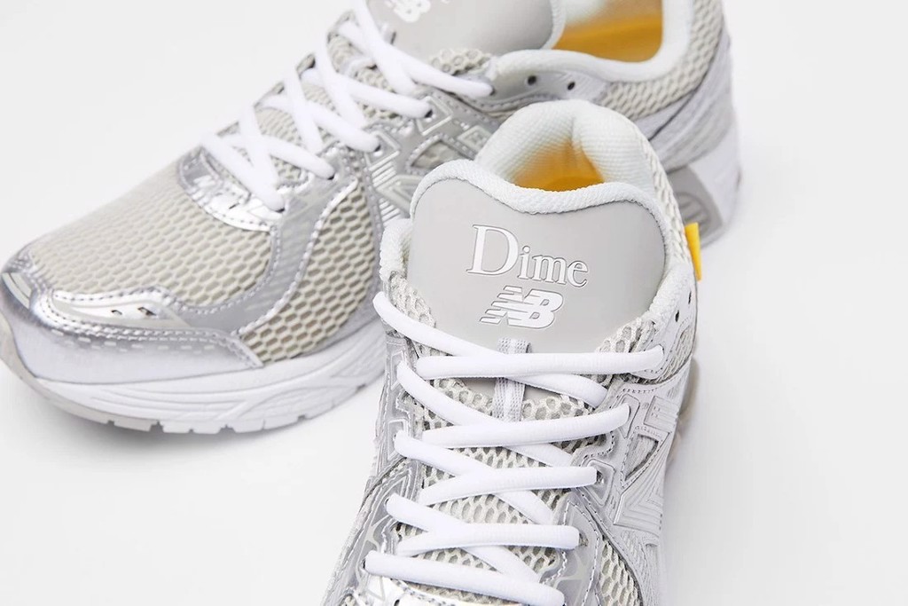 dime-chuan-bi-tung-ra-hai-doi-new-balance-860-v2-moi