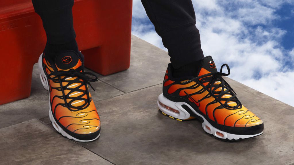review-giay-nike-air-max-plus-og-sunset-su-hoai-niem-ve-thap-nien-90