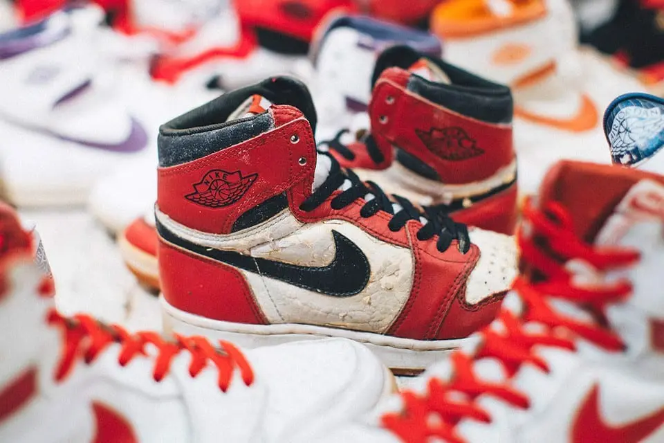 Goi y cach phoi do va mang Air Jordan 1 dung cach