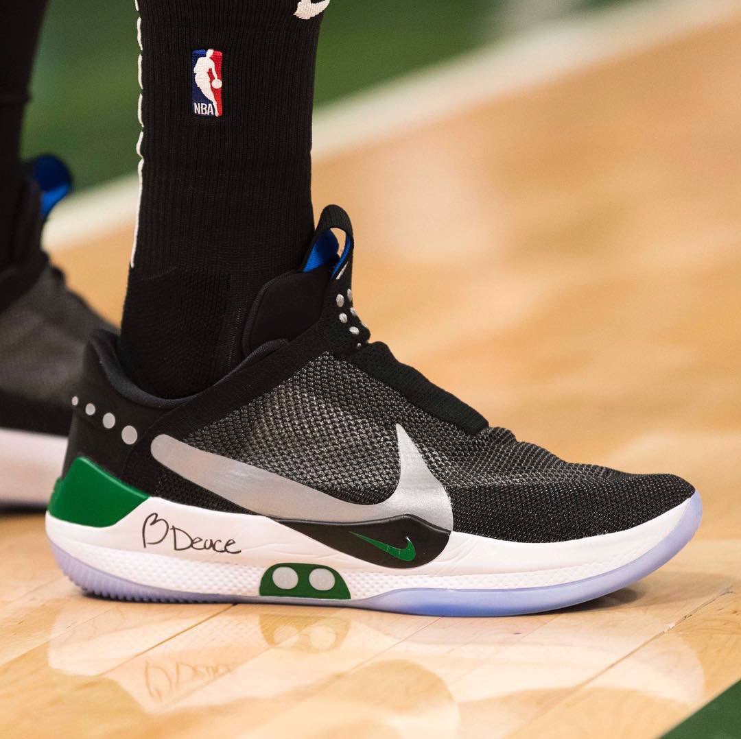 nhin-lai-mau-giay-da-tao-nen-mot-lich-su-hoan-toan-moi-nike-adapt-bb