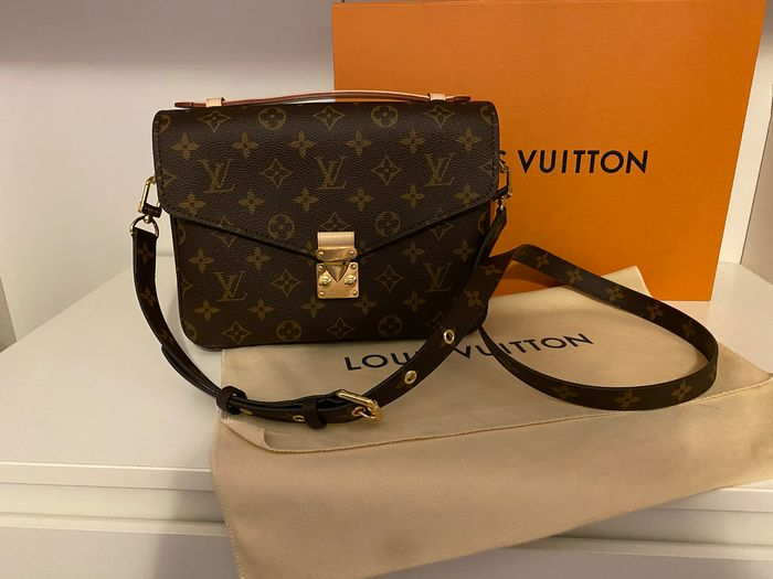 Kinh nghiệm phân biệt hàng hiệu túi xách Louis Vuitton thật giả