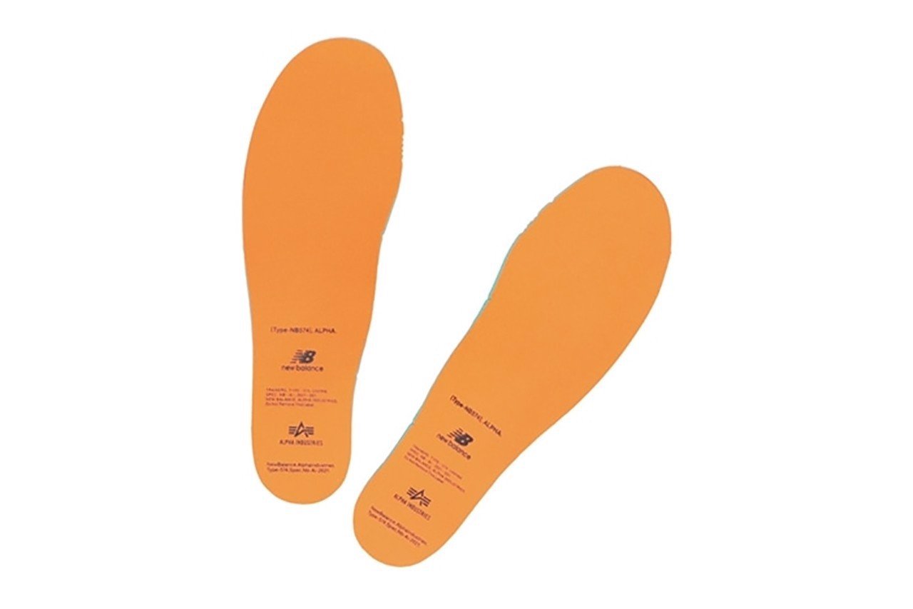 alpha-industries-lam-lai-new-balance-574-voi-phoi-mau-quan-doi