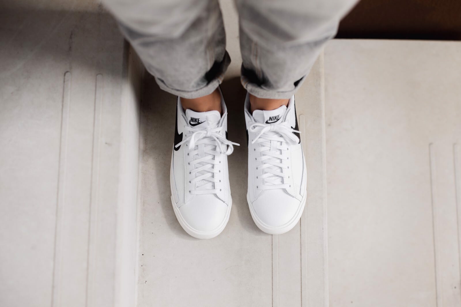 review-giay-nike-blazer-low-sail