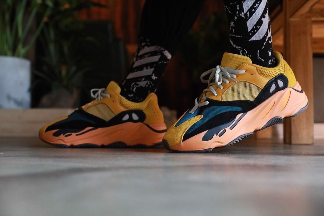 yeezy 700 sun fake