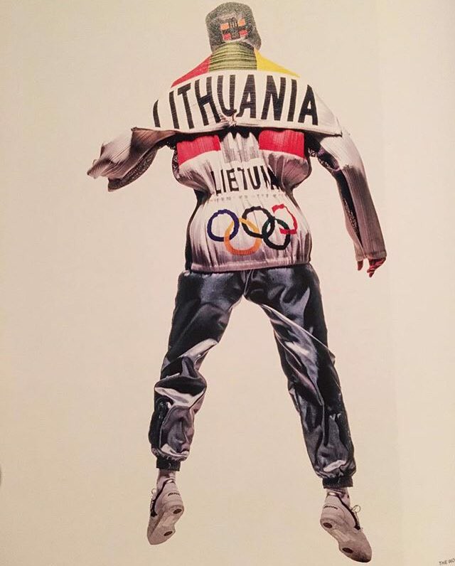 nhung-bo-quan-ao-doc-la-nhat-tai-cac-ki-the-van-hoi-olympic