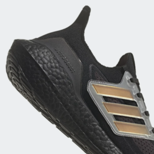 Giay Adidas Ultra Boost 21 'Black' Iridescent GX5236