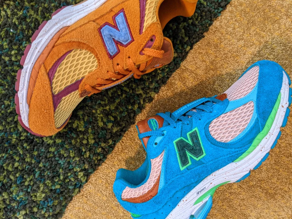 salehe-bembury-tuon-theo-dong-chay-cung-new-balance-2002r-'water-be-the-guide'