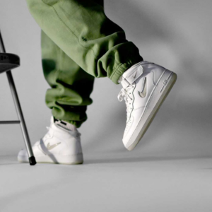 Giay Nike Air Force 1 Mid '07 'Colour Of The Month Summit White' DZ2672-001