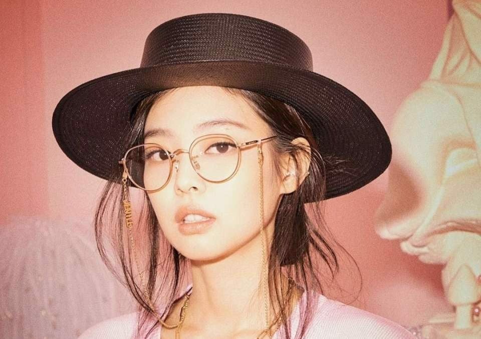 Thẻ chứng nhận hàng chính hãng của Gentle Monster