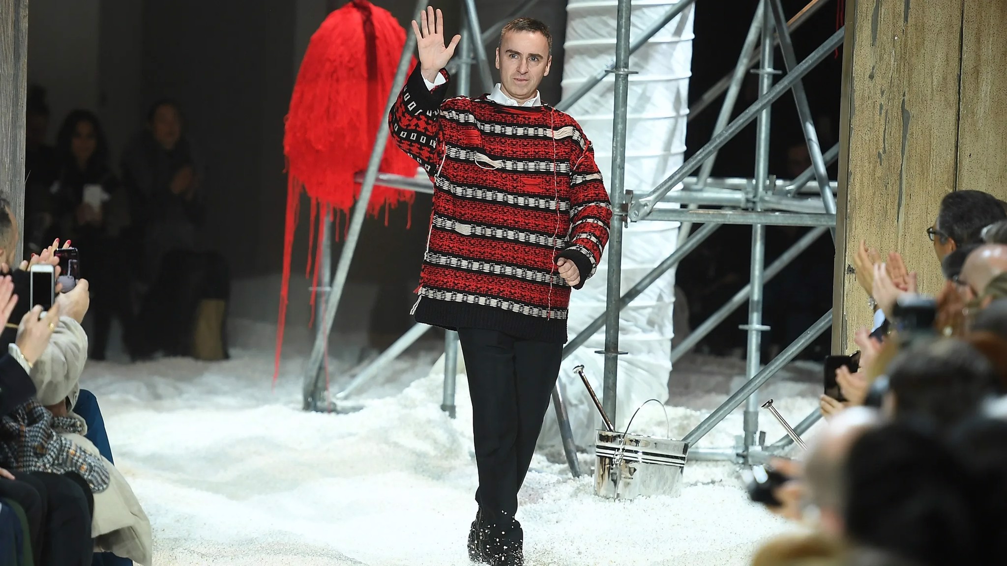 Thuong hieu Raf Simons tuyen bo dong cua sau 27 nam hoat dong