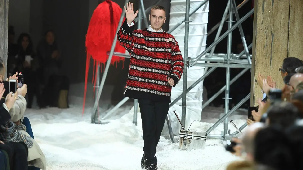 Thuong hieu Raf Simons tuyen bo dong cua sau 27 nam hoat dong