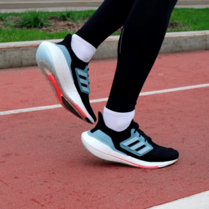 Giay Adidas UltraBoost 22 'Black Magic Grey' GX3060