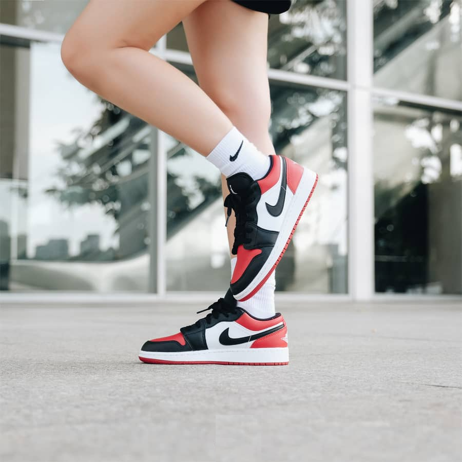 Air Jordan 1 Low Bred Toe