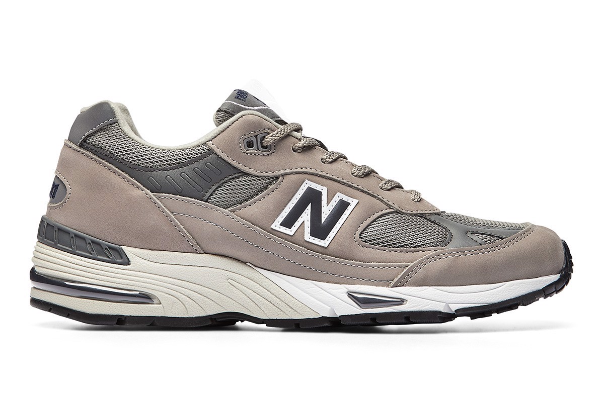 lich-su-cua-cong-nghe-dem-tren-de-cac-doi-giay-the-thao