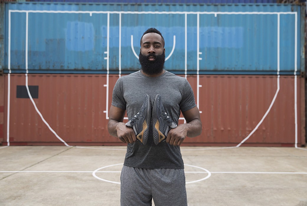 6-dieu-ban-can-biet-ve-adidas-alphabounce