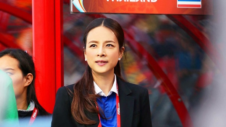 prada-x-adidas-originals-forum-low-nhung-thong-tin-va-cai-nhin-dau-ti