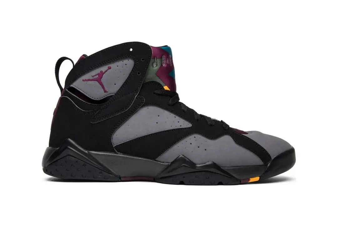 Top 6 phien ban Air Jordan Ruou vang do "Bordeaux" danh cho Giang Sinh cua ban