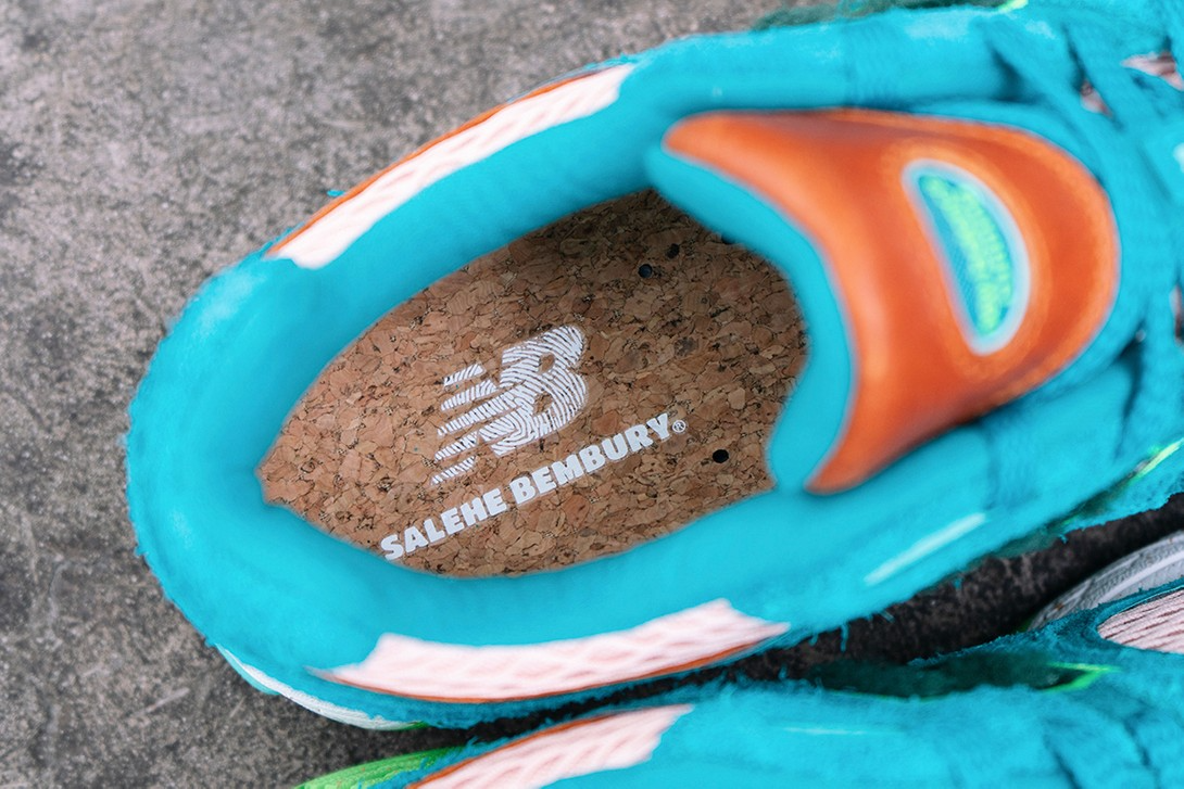 salehe-bembury-tuon-theo-dong-chay-cung-new-balance-2002r-'water-be-the-guide'