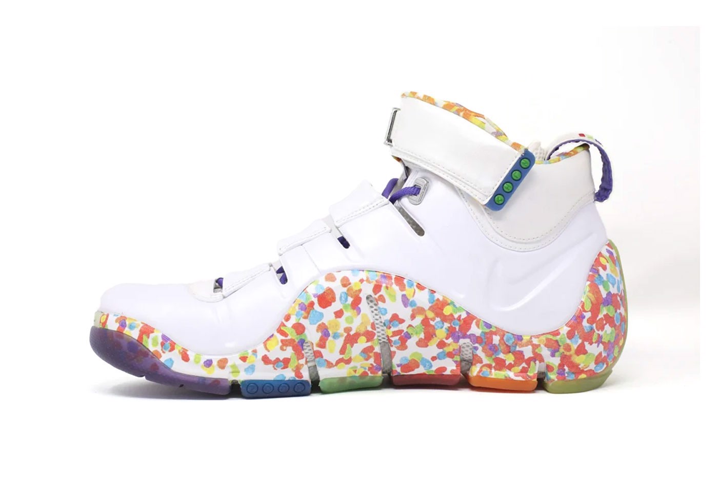 hinh-anh-chinh-thuc-ve-phien-ban-nike-lebron-4-fruity-pebbles