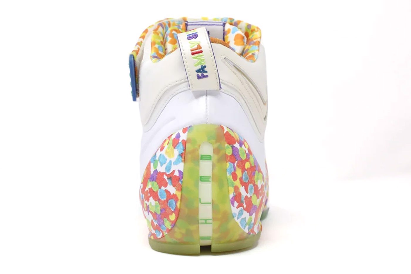 hinh-anh-chinh-thuc-ve-phien-ban-nike-lebron-4-fruity-pebbles