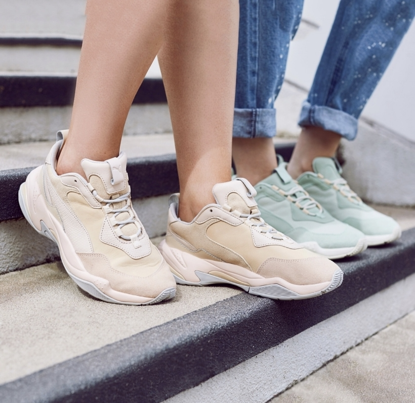 phien-ban-puma-thunder-voi-hai-phoi-mau-don-gian-den-va-trang