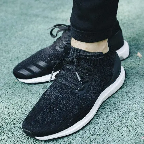 Review giay: Adidas Ultra Boost Uncaged "Carbon"