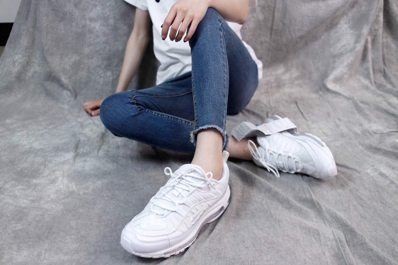 nike-air-max-98-co-dang-tien-mua-hay-khong-nhung-dieu-ban-can-biet