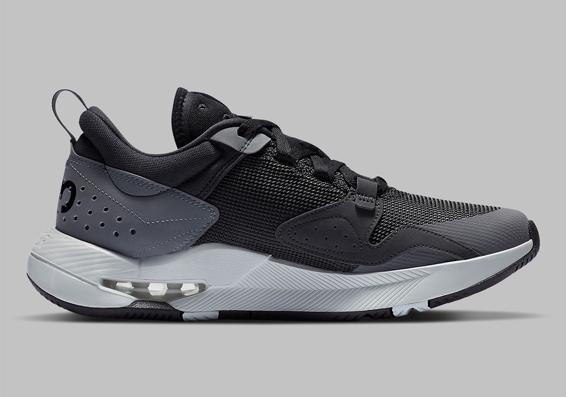 jordan-air-cadence-tro-lai-trong-phoi-mau-dark-smoke-grey-lieu-co-the-lat-nguoc-the-co