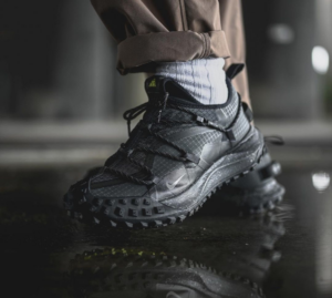 Alternative view of Giày Nike ACG Mountain Fly Low Gore-Tex SE Dark Smoke Grey DD2861-002