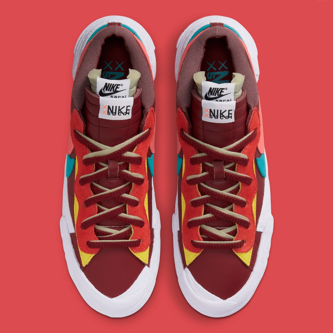 Hinh anh 3: Hinh anh chinh thuc cua doi KAWS x sacai Nike Blazer Low “Team Red”